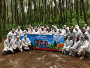 Tamu-Foto_bareng-Setelah-Acara-Gathering-Selesai